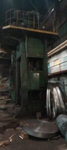 Presse d'ébavurage TMP Voronezh K9538 - 630 tonne (Photo 2)