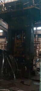 Presse d'ébavurage TMP Voronezh K9538 - 630 tonne (Photo 9)