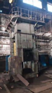 Presse d'ébavurage TMP Voronezh KG2540 A - 1000 tonne (Photo 2)