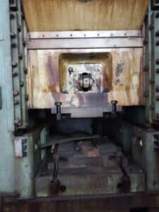 Presse à genouillère TMP Voronezh K504.003.844 - 2500 tonne (Photo 4)