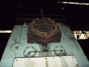 Presse d'ébavurage Smeral LDO 500 - 500 tonne (Photo 3)