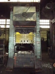 Presse d'ébavurage Smeral LDO 500 - 500 tonne ID: 75419