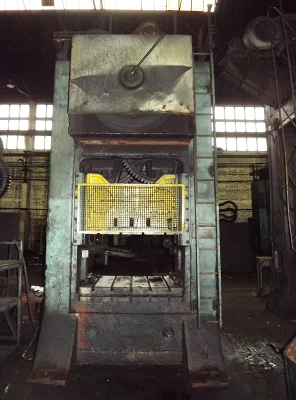 Presse d'ébavurage Smeral LDO 500 - 500 tonne