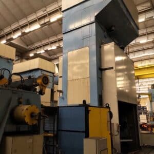 Presse d'estampage Schuler 4E2Sqb 500/3/0,85 - 500 tonne (Photo 9)