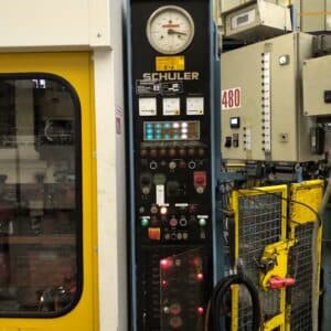 Presse d'estampage Schuler E2-500-2,4-0,5 - 500 tonne (Photo 2)