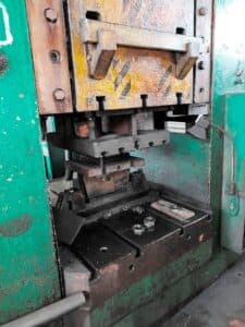 Presse d'ébavurage Zdas LU 1000/1250 - 1000 tonne (Photo 4)