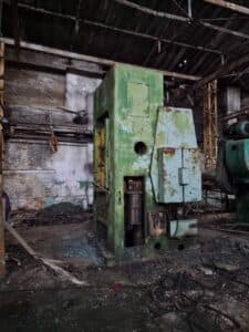 Presse à genouillère Barnaul K8342 - 1600 tonne (Photo 2)