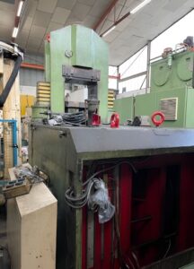 Presse à genouillère Grabener GK800 - 800 tonne (Photo 1)