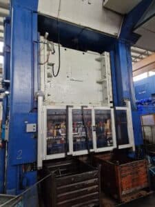 Presse d'estampage Verson S2-1500-96-64T - 1500 tonne (Photo 3)