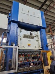 Presse d'estampage Verson S2-1500-96-64T - 1500 tonne ID: 76180