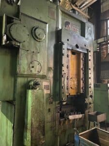 Presse à genouillère Barnaul KB8342 B - 1600 tonne (Photo 1)