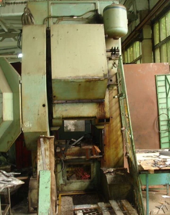 Presse de forgeage à froid Barnaul K0034 - 250 tonne