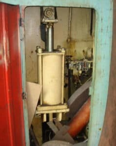 Presse de forgeage à froid Barnaul K0034 - 250 tonne (Photo 10)