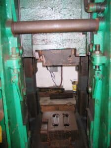 Marteau de forgeage à contrecoup Beche DG10H - 10 tonne (Photo 6)