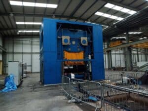 Presse d'estampage Schuler PMK 2-1500 - 1500 tonne (Photo 4)