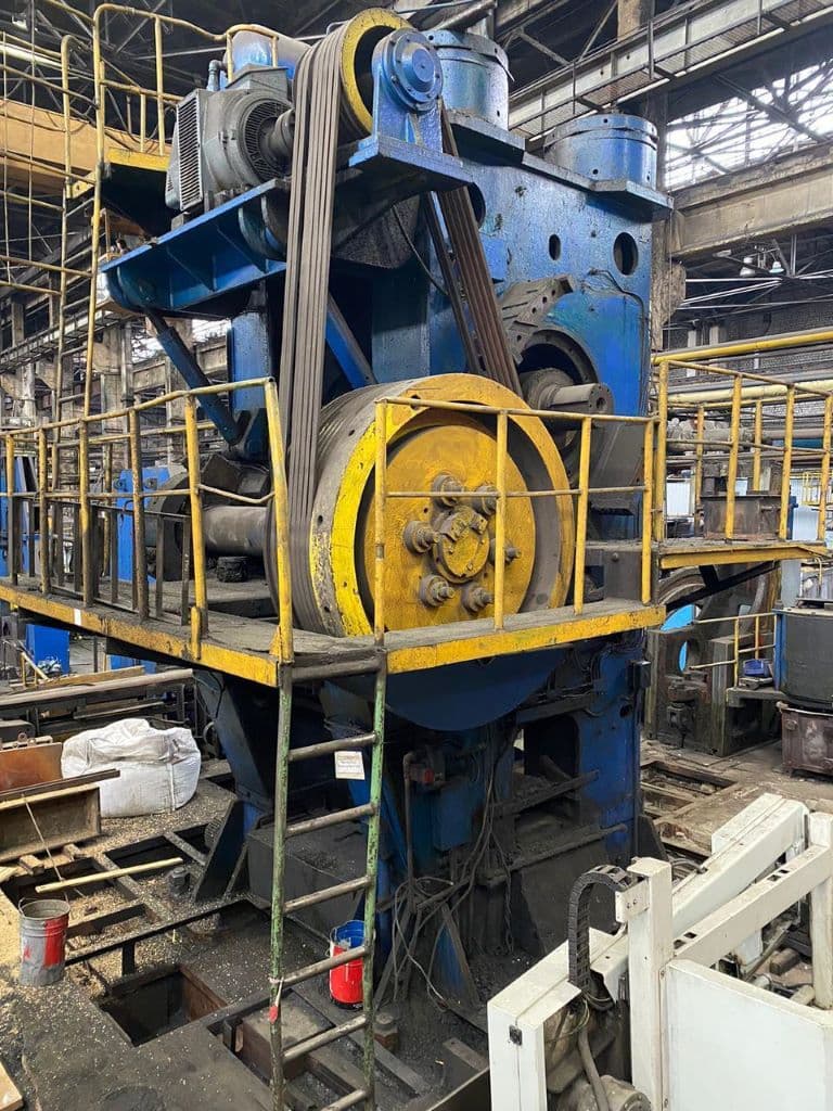 Presse de forgeage à chaud TMP Voronezh K8544 - 2500 tonne