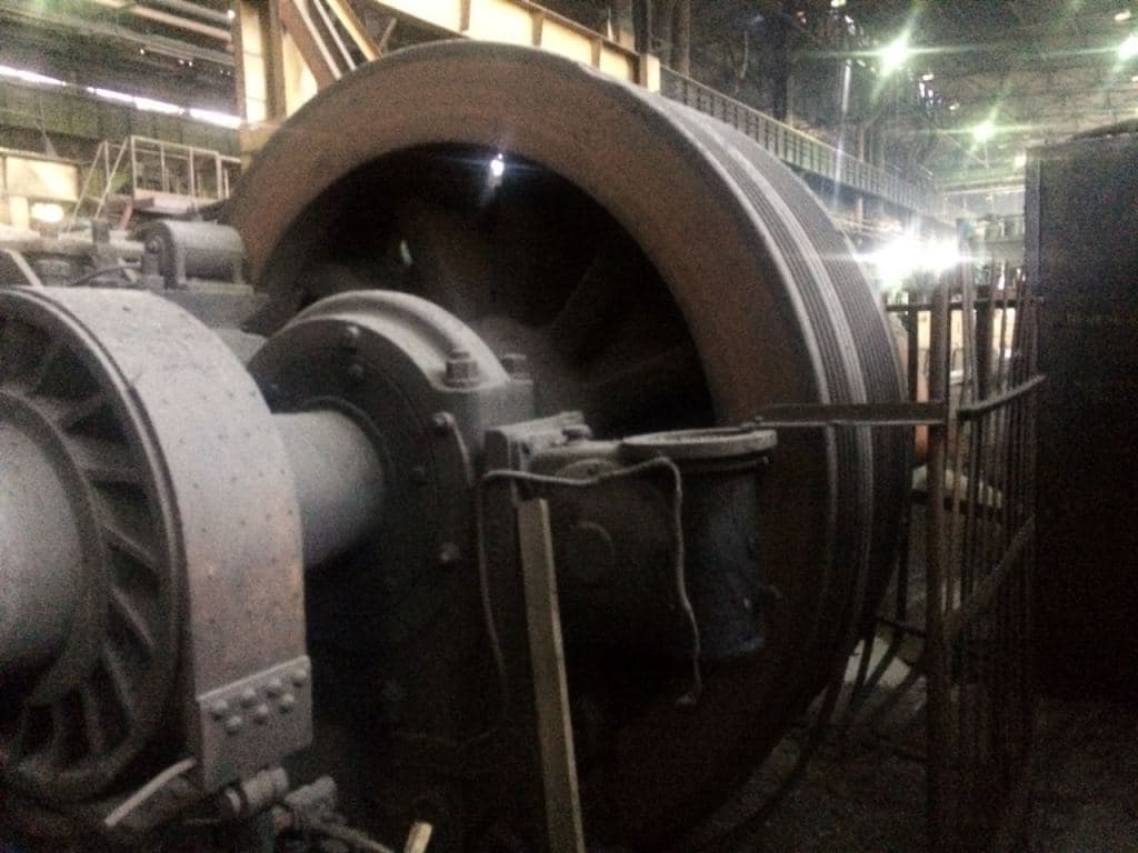 Machine à refouler de forgeage NKMZ Kramatorsk V1143 - 2000 tonne