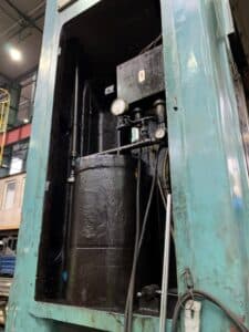 Presse d'ébavurage Smeral LDO 800 - 800 tonne (Photo 4)