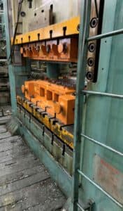 Presse d'ébavurage Smeral LDO 800 - 800 tonne (Photo 12)