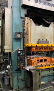 Presse d'ébavurage Smeral LDO 800 - 800 tonne (Photo 13)