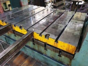 Presse d'ébavurage Smeral LDO 800 - 800 tonne (Photo 17)