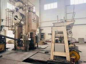 Presse de forgeage à chaud Kurimoto C2F-1000 - 1000 tonne (Photo 3)