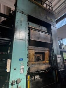 Presse à genouillère TMP Voronezh KB8044 - 2500 tonne (Photo 1)