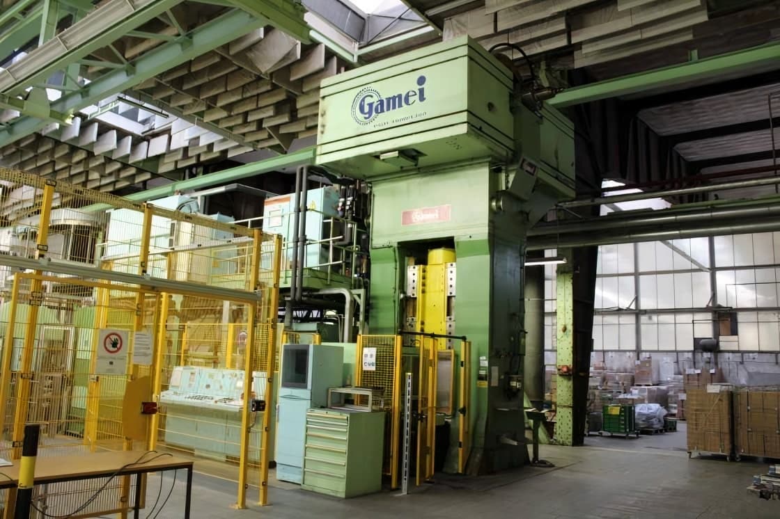 Presse à vis Gamei PHG 1000/1300 - 1300 tonne