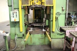 Presse à vis Gamei PHG 1000/1300 - 1300 tonne (Photo 6)