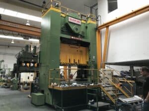 Presse d'estampage Rovetta S2-400-2130-1370 - 400 tonne (Photo 1)