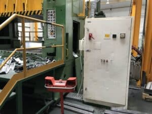 Presse d'estampage Rovetta S2-400-2130-1370 - 400 tonne (Photo 2)