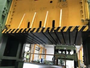 Presse d'estampage Rovetta S2-400-2130-1370 - 400 tonne (Photo 5)