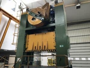 Presse d'estampage Rovetta S2-400-2130-1370 - 400 tonne (Photo 7)