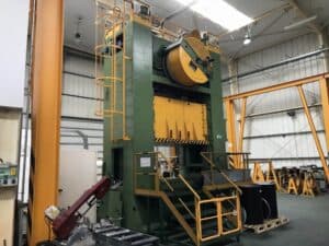 Presse d'estampage Rovetta S2-400-2130-1370 - 400 tonne (Photo 8)
