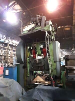 Presse d'ébavurage Smeral LKO 315 - 315 tonne (Photo 4)
