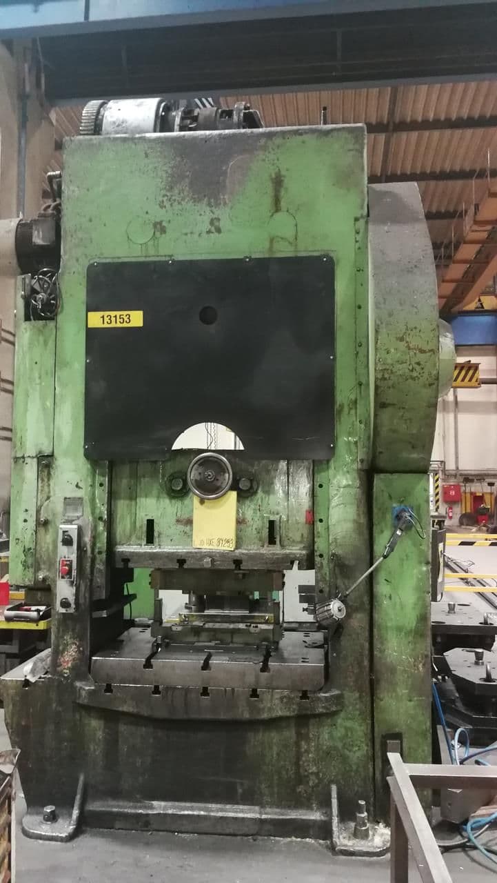 Presse d'ébavurage Smeral LKO 315 - 315 tonne