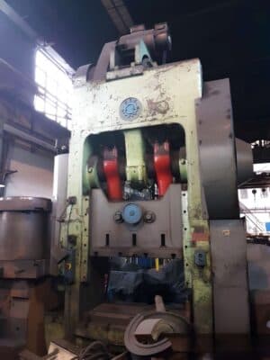 Presse d'ébavurage Smeral LKO 315 - 315 tonne (Photo 5)