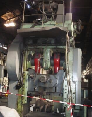 Presse d'ébavurage Smeral LKO 315 - 315 tonne (Photo 3)