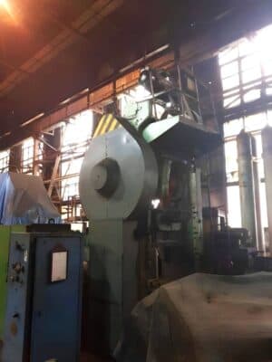 Presse d'ébavurage Smeral LKO 315 - 315 tonne (Photo 1)