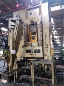 Presse de forgeage à froid Barnaul K8240 - 1000 tonne ID: 75745