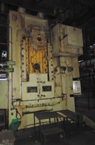 Presse de forgeage à froid Barnaul K8240 - 1000 tonne (Photo 3)