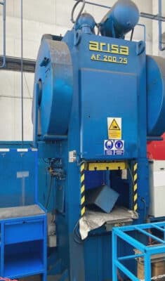Presse d'ébavurage Arisa AF 200 75 - 200 tonne (Photo 3)