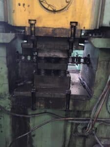 Presse à genouillère Barnaul KB8336 - 400 tonne (Photo 1)