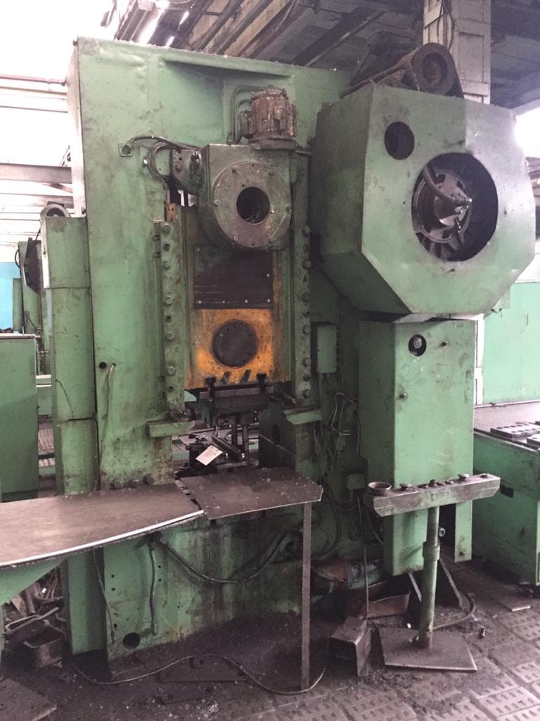 Presse à genouillère Barnaul KB8336 - 400 tonne