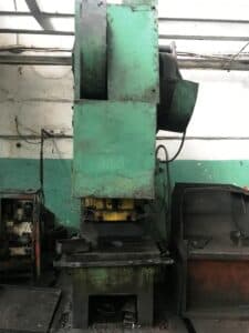 Presse à col de cygne Barnaul K2132 - 160 tonne (Photo 2)