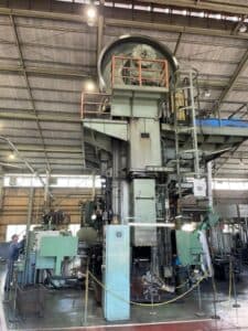 Presse à vis Fujicar PF-2000-480-H - 2000 tonne (Photo 5)