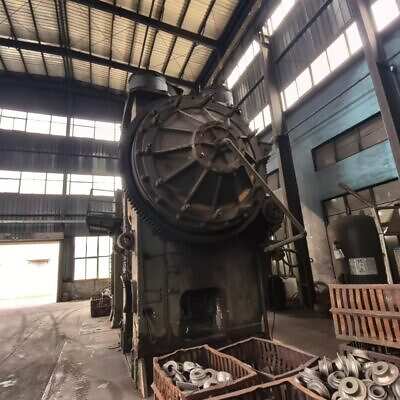 Presse de forgeage à chaud TMP Voronezh K8544 - 2500 tonne (Photo 9)
