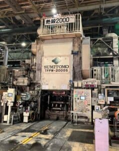 Presse de forgeage à chaud Sumitomo TFPW-2000S - 2000 tonne (Photo 4)