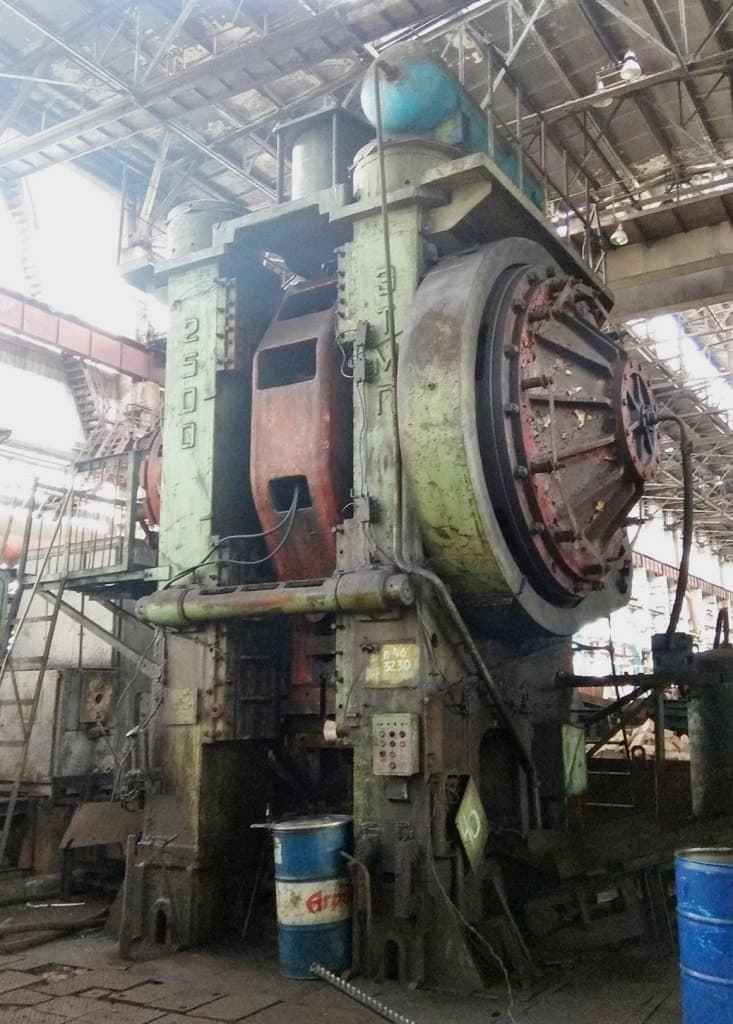 Presse de forgeage à chaud TMP Voronezh K8544 - 2500 tonne