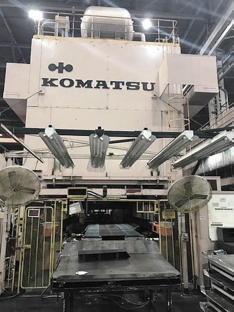 Presse d'estampage Komatsu E4T1800 - 1800 tonne